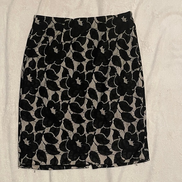 Ann Taylor Black Floral Pencil Skirt - Picture 1 of 5